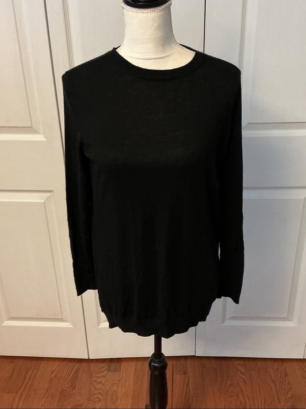 Ann Taylor Black Long Sleeve Crewneck Top